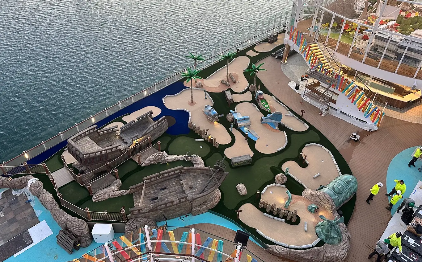 Birdseye view of 9-hole AGS-designed “Lost Dunes” mini-golf course on Icon of the Seas